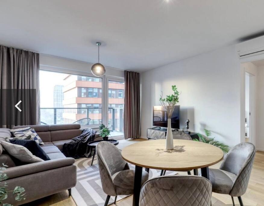 Klinger Apartment Bratislava Buitenkant foto